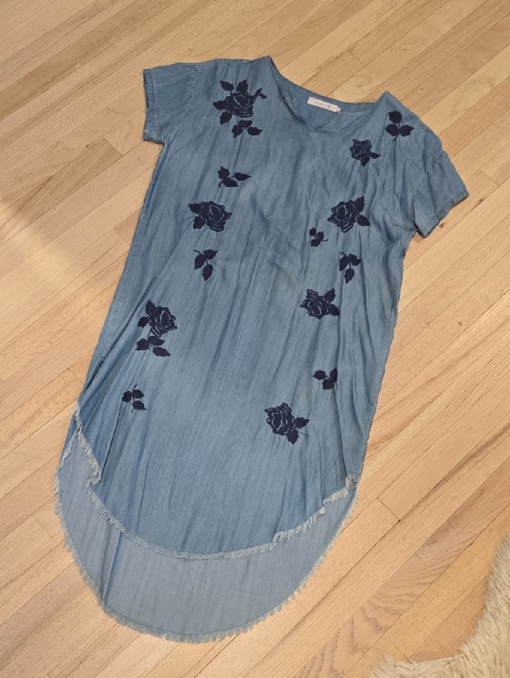 Blue Embroidered Floral Short-Sleeve Tunic